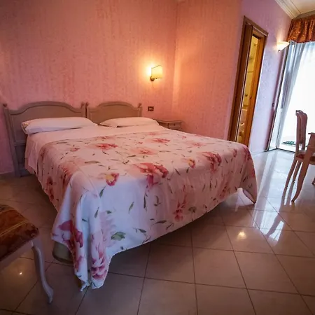Maria 2* Bracciano (Rome)